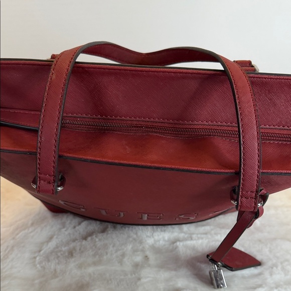 NWOT Guess Burgundy Women's Tote Bag - Picture 4 of 9
